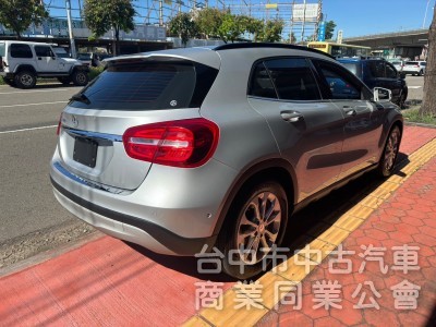 2016 GLA180 總代理跑十萬