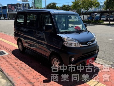 2024 A180 頂級 廂型車 五人 新車