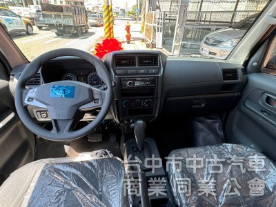 2024 A180 頂級 廂型車 五人 新車