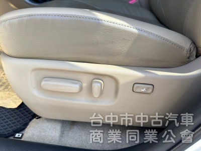 2011 Rav4 2.4 G 跑十七萬