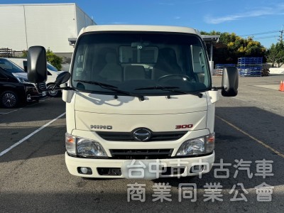 2016 Hino 300 跑兩萬 14呎手排