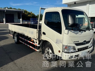 2016 Hino 300 跑兩萬 14呎手排