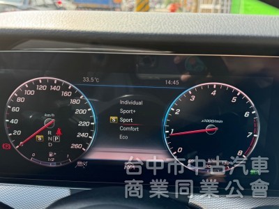 2019 E200 總代理 跑七萬多 23p跟車