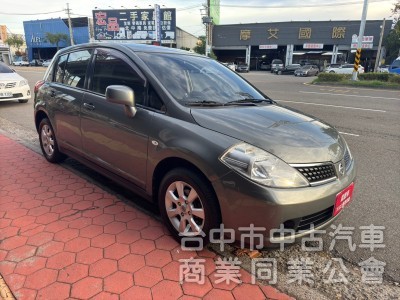 2013 Tiida 1.8 5D 跑十七萬