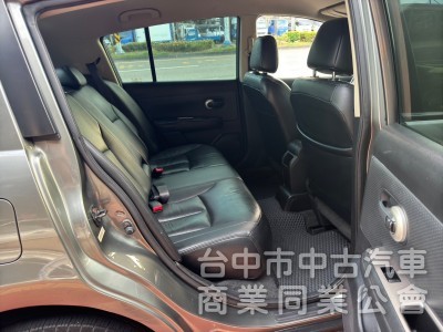 2013 Tiida 1.8 5D 跑十七萬