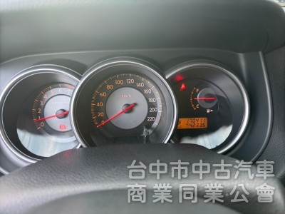 2013 Tiida 1.8 5D 跑十七萬