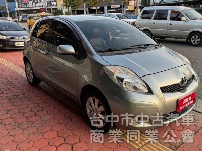 2011 Yaris 1.5 G 跑十萬