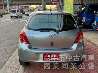 2011 Yaris 1.5 G 跑十萬