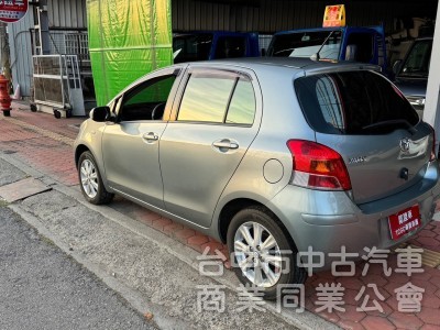 2011 Yaris 1.5 G 跑十萬