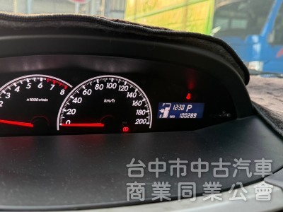 2011 Yaris 1.5 G 跑十萬