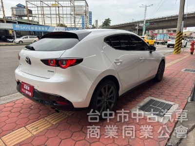 2022 Mazda3 最頂級 Bose音響