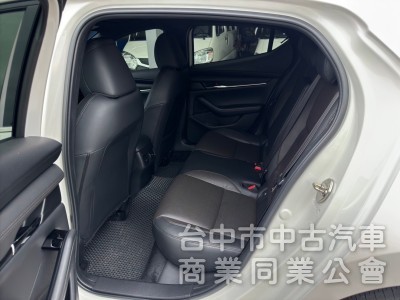 2022 Mazda3 最頂級 Bose音響