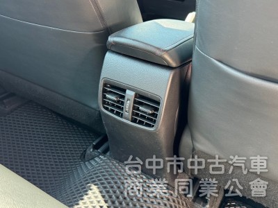 2020 GR Altis 1.8 油電 跑七萬