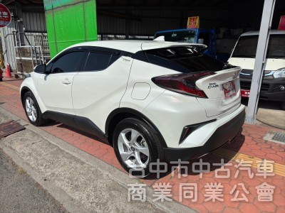 2018 CHR 1.2豪華 跑五萬