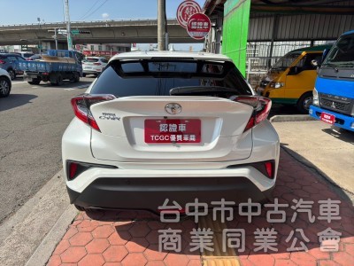 2018 CHR 1.2豪華 跑五萬