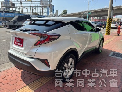 2018 CHR 1.2豪華 跑五萬