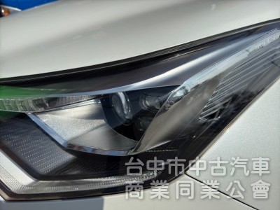 2018 CHR 1.2豪華 跑五萬