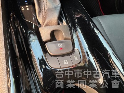 2018 CHR 1.2豪華 跑五萬