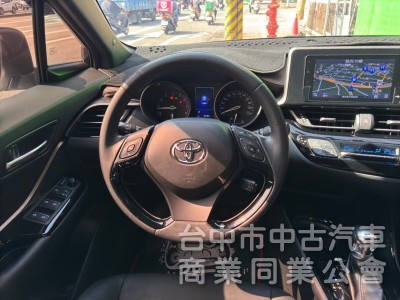 2018 CHR 1.2豪華 跑五萬