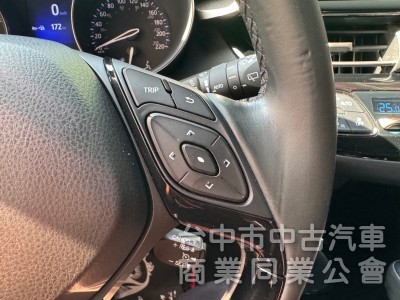 2018 CHR 1.2豪華 跑五萬