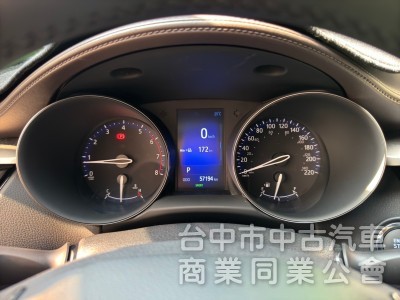 2018 CHR 1.2豪華 跑五萬