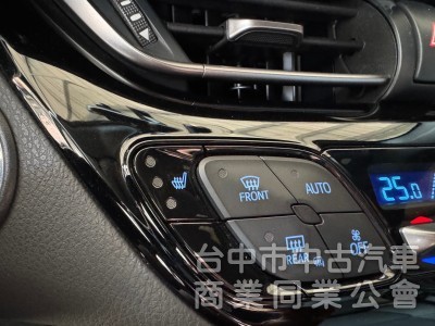 2018 CHR 1.2豪華 跑五萬