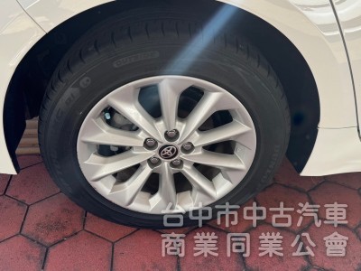 2019 Altis 1.8豪華跑七萬