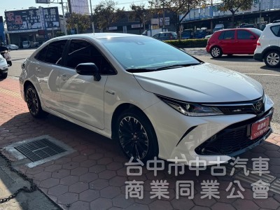 2020 GR Altis 油電 跑九萬