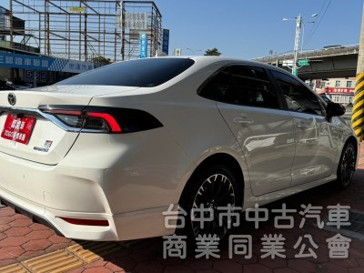 2020 GR Altis 油電 跑九萬