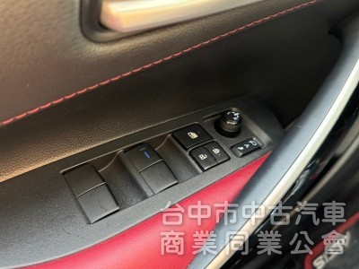 2020 GR Altis 油電 跑九萬