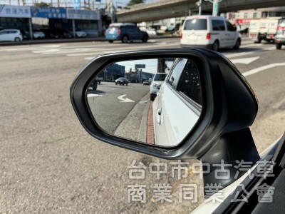 2020 GR Altis 油電 跑九萬