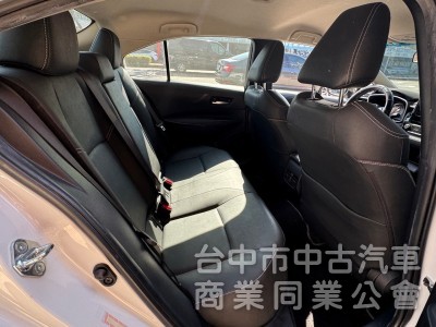 2022 Altis 1.8 尊爵 跑八萬 免鑰匙