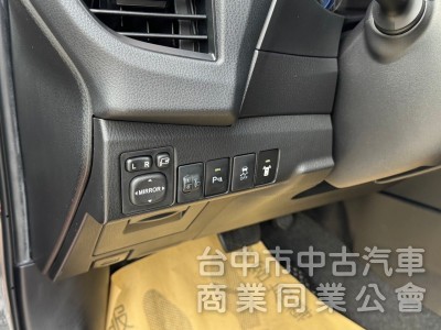 2015 Altis 1.8 S+ 跑六萬