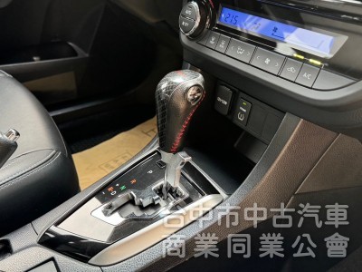 2015 Altis 1.8 S+ 跑六萬