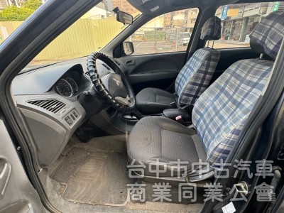 2013 Zinger 2.4 自排 跑十八萬