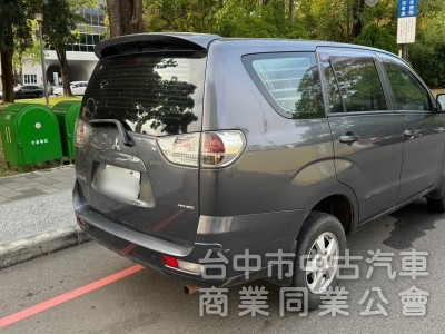 2013 Zinger 2.4 自排 跑十八萬