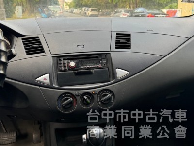 2013 Zinger 2.4 自排 跑十八萬