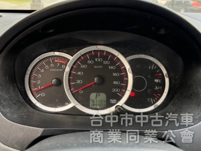 2013 Zinger 2.4 自排 跑十八萬