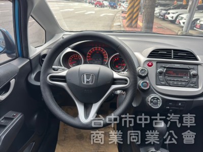 2009 FIT VTIS 跑十三萬