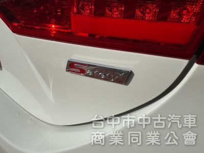 2015 Altis 1.8 跑四萬多 原廠保養