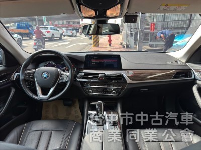 2017 BMW 520i 總代理 摸門 Carplay 大螢幕