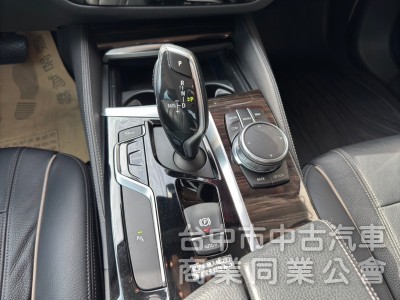 2017 BMW 520i 總代理 摸門 Carplay 大螢幕