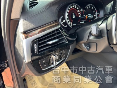 2017 BMW 520i 總代理 摸門 Carplay 大螢幕