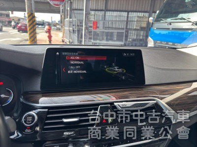 2017 BMW 520i 總代理 摸門 Carplay 大螢幕