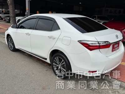 2017 Altis 1.8 經典 跑五萬 免鑰匙