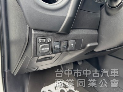 2017 Altis 1.8 經典 跑五萬 免鑰匙