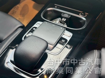 2019 A180 四門