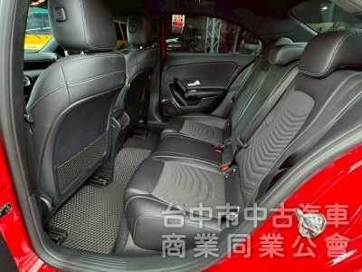 2019 A180 四門