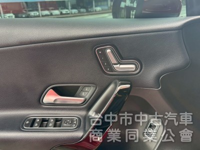 2019 A180 四門