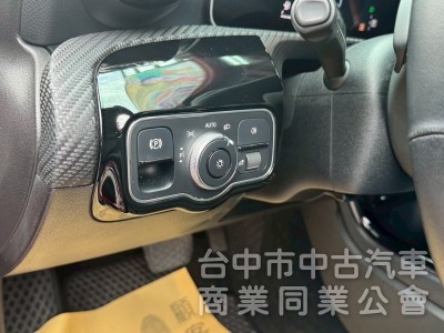 2019 A180 四門